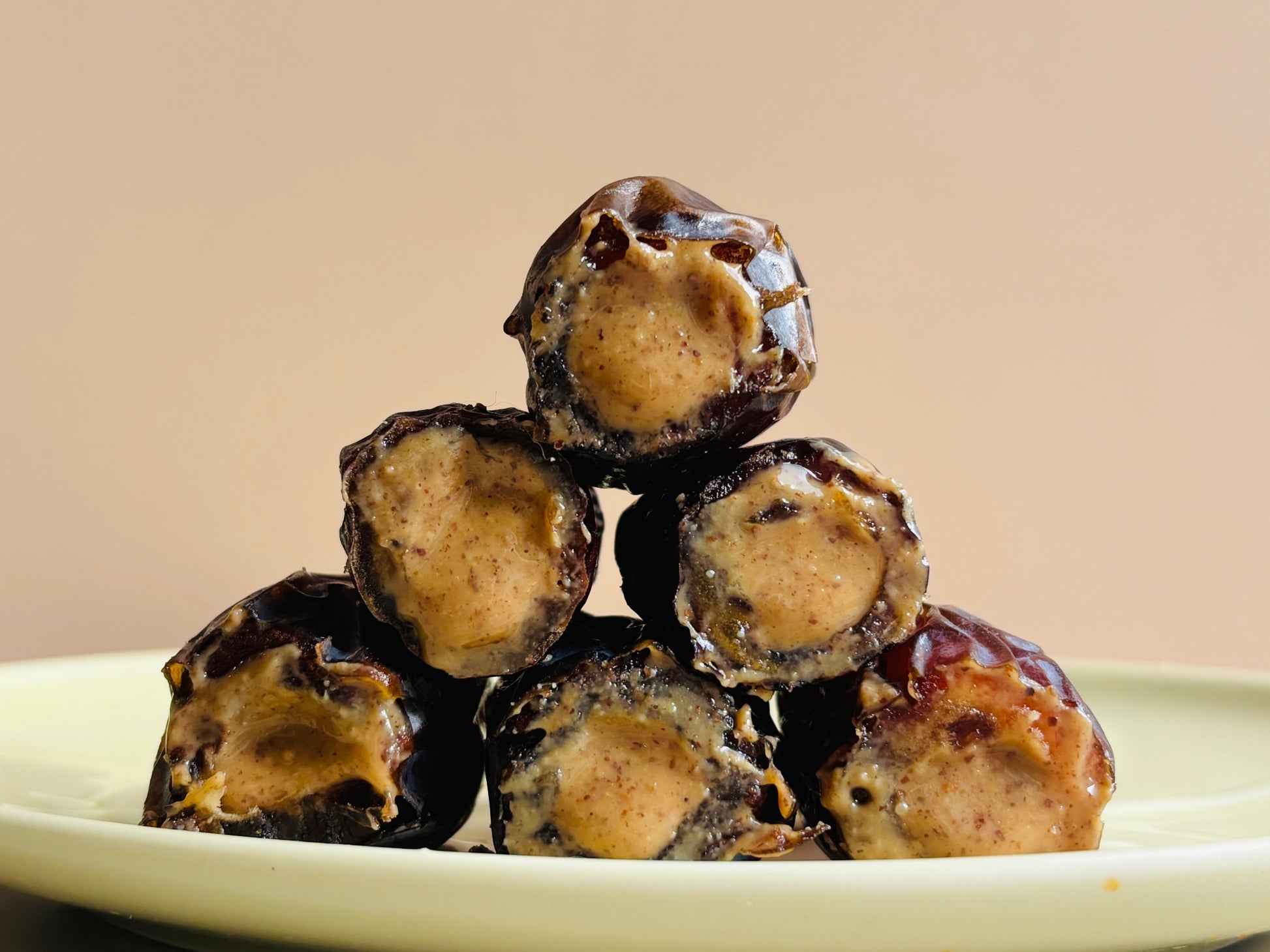 THE MOST DELICISIOUS DATES YOU COULD EVER IMAGINE